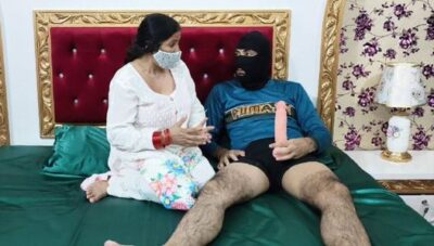 Beautiful Pakistani aunty was surprised by her nephew’s thick long dick
