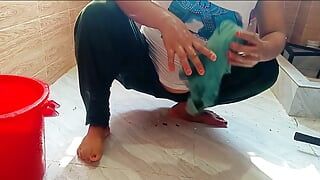 I pressed the maid’s breasts and had sex in the kitchen.