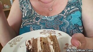 He doggy-fucks her fat blonde mom when wife came in