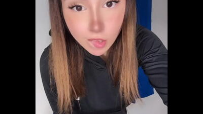 Use one emoji to describe my booty.