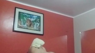 mi sexi amante me hace una mamada luego de bañarse