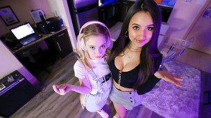 Petite Babe Anastasia Knight Shares Stepdad's Dick With Her Latin Bestie Eliza Ibarra – DadCrush